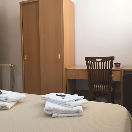 Hostal Lido Madrid Esterno foto